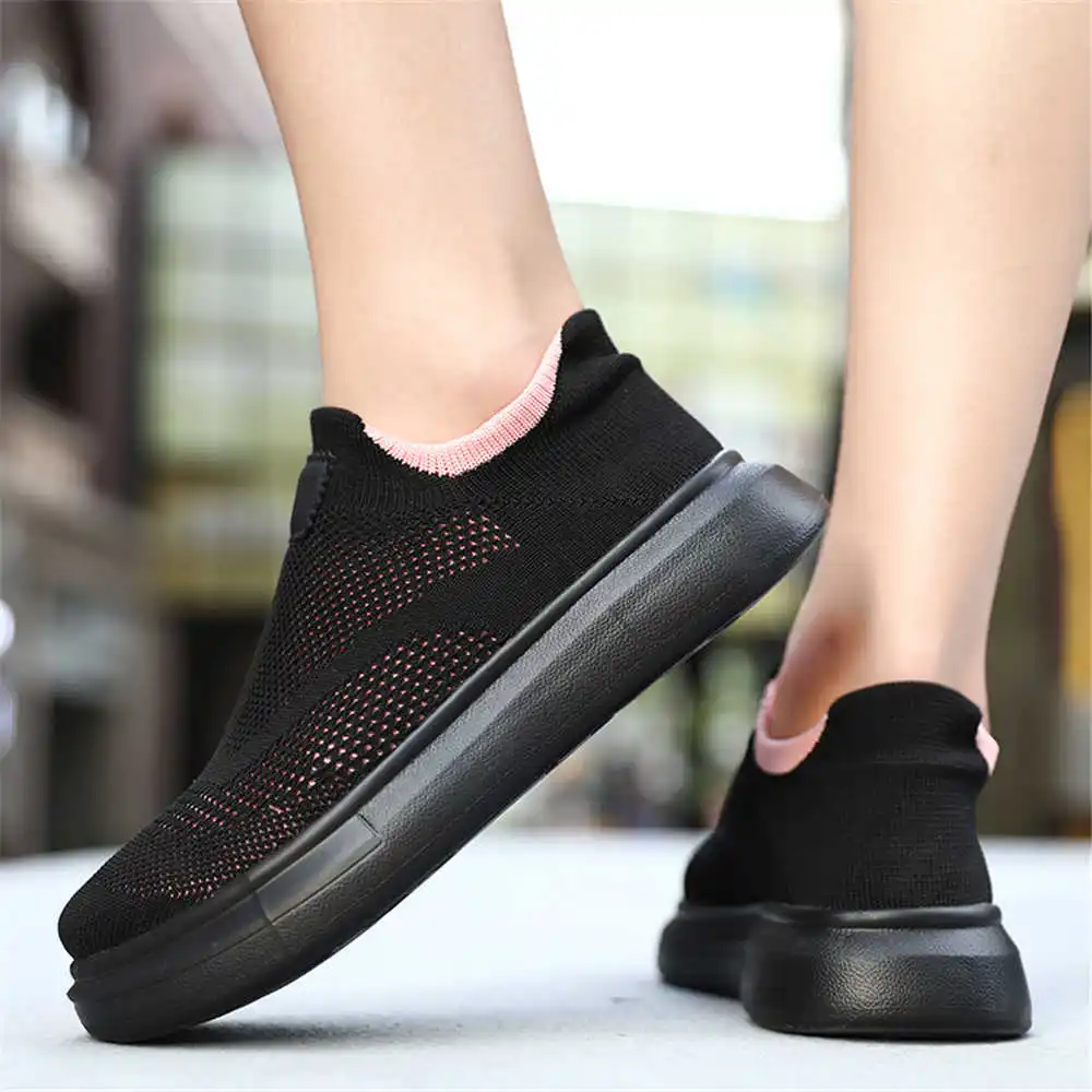 Home Gym And Basketball Court - Calze con plateau scarpe marroni per
