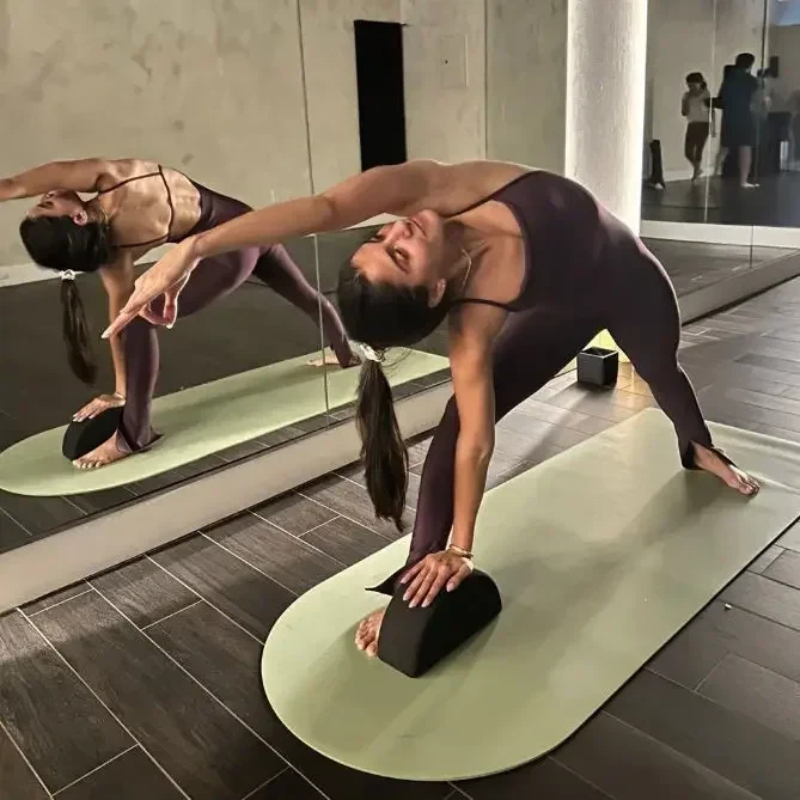 Tappetino Yoga Ovale in Gomma  - Home Gym Yoga Mat Storage recensione e prezzo